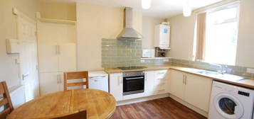 5 bedroom terraced house