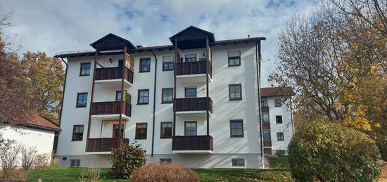 Schöne 3 Zimmer Wohnung 69 qm mit Balkon in Frauenau