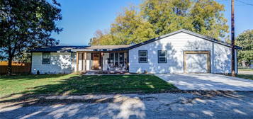 100 Ash St, Paradise, TX 76073