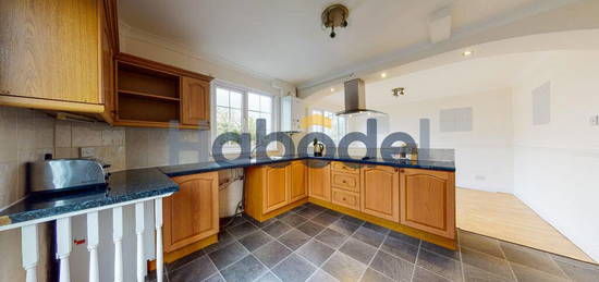 3 bedroom semi-detached house