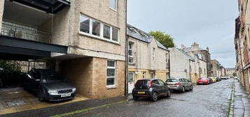 3 bed flat to rent