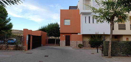 Dúplex en venta en Urb.Golf Valle este