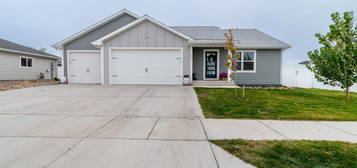 216 Choteau Ave  NE, Great Falls, MT 59404