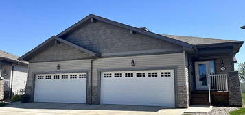 5021 NW 34th Ave #14, Camrose, AB T4V 5G2
