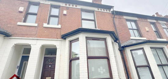 6 bedroom terraced house