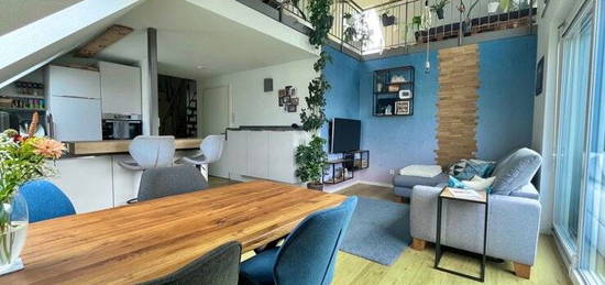 Neuwertige 3,5-Raum-Maisonette-Wohnung mit geh. Ausstattung / Dachterrasse / EBK / 2 Garagenplätze