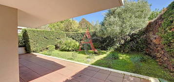 Antibes Juan Les Pins, 3 pièces 55 m², terrasse jardin  175 m², garage