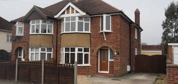 3 bed semi-detached house to rent