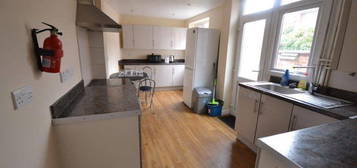 4 bedroom terraced house to rent