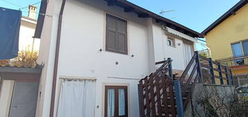 Casa indipendente in vendita in via 4 Novembre s.n.c