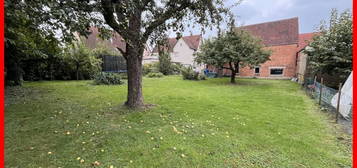 Doppelhaushälfte mit großzügigem Baufenster im Garten