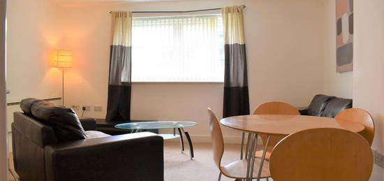 Flat to rent in Slater House, Woden Street, Salford M5