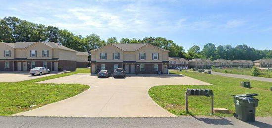 West Fairfield Place, Clarksville, TN 37042