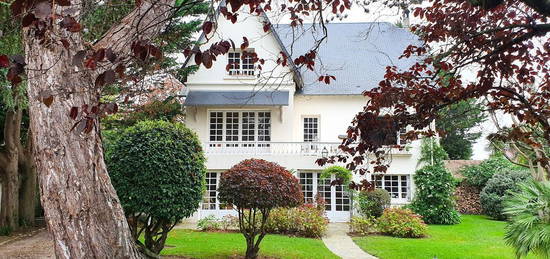 Maison 11 pièces 307 m²