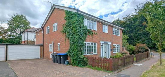 Property to rent in Woking, Surrey GU22