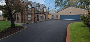 4 bed detached house for sale