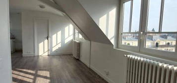 Studio  à louer, 1 pièce, 26 m², Étage 7/–