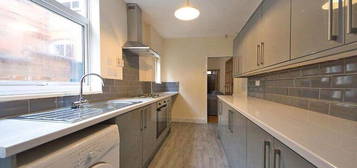 4 bedroom terraced house to rent