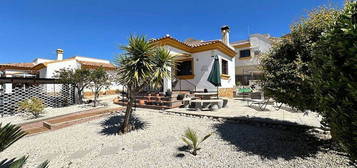 Chalet en El Fondo de les Neus-El Hondon de las Nieves