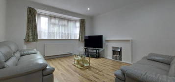 Detached house to rent in Woodside Grange Road, Woodside Park, London N12