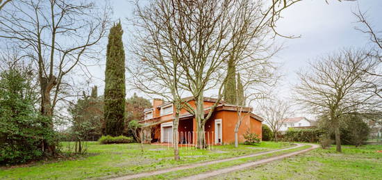 Maison 2 étages meublée  à louer, 7 pièces, 6 chambres, 230 m²