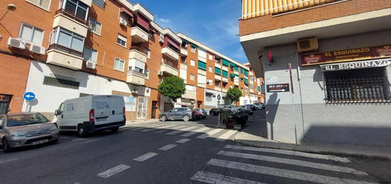 Piso en venta en Calle Vicente Barrantes, Zona Sur - Av. de España - San Miguel