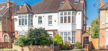 6 bedroom semi-detached house for sale