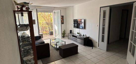 Grand appartement T2