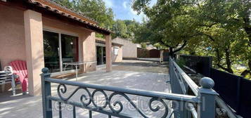 Vente villa 4 pièces 130 m²