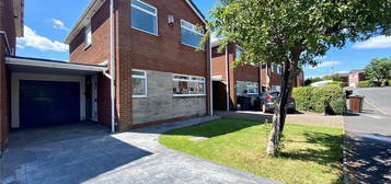 Link-detached house to rent in Partridge Way, Chadderton, Oldham OL9