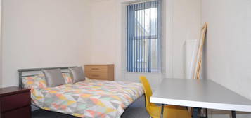 Flat to rent in Radnor Street, Gf, Plymouth PL4