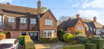 5 bedroom detached house