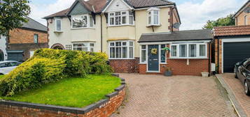 4 bed semi-detached house for sale