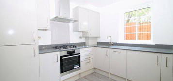 3 bed flat to rent