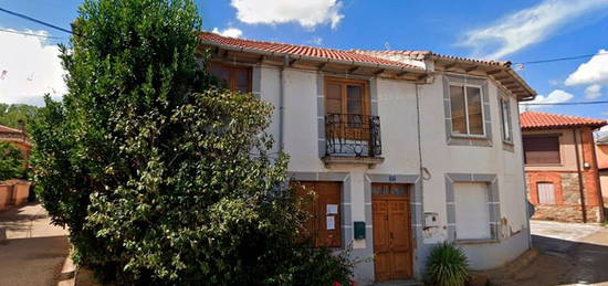 Casa de pueblo en venta en avenida de la Constitución, 17