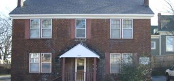 2317 W Markham St Apt E, Little Rock, AR 72205