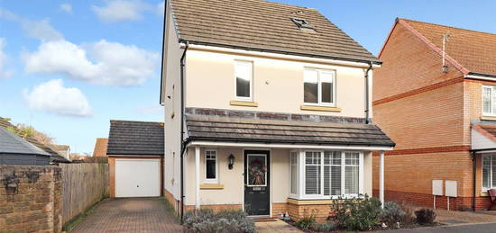 4 bed detached house to rent