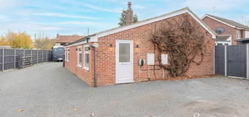 4 bedroom detached bungalow to rent