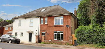 3 bedroom semi-detached house to rent