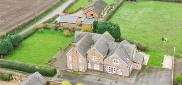 6 bedroom detached house for sale