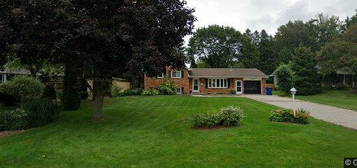 17 Garry Ave, Chatham Kent, ON N0P 1A0