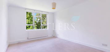 Flat to rent in Buckingham Lodge, Muswell Hill N10