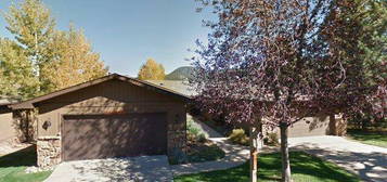 1172 Fairway Club Ln UNIT 2, Estes Park, CO 80517