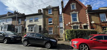 Studio to rent in Kingsley Road, Maidstone ME15