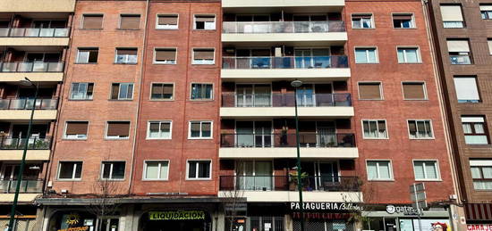 Piso en venta en Agirre Lehendakariaren Etorbidea, San Pedro de Deusto - La Ribera