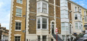 3 bedroom flat for sale