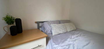 Room to rent in Room 3, Marsham, Orton Goldhay, Peterborough PE2