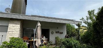 Preiswertes, freistehendes Einfamilienhaus mit großem Garten, Terrasse und EBK in Ingersheim