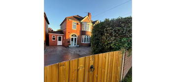 3 bed semi-detached house for sale