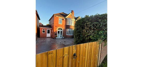 3 bed semi-detached house for sale